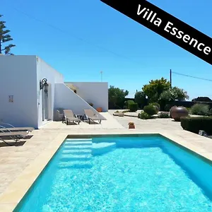  Villa Essence: Detached Retreat With Heated Pool And Stunning Views